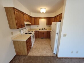 1139 66th St in Windsor Heights, IA - Foto de edificio - Building Photo