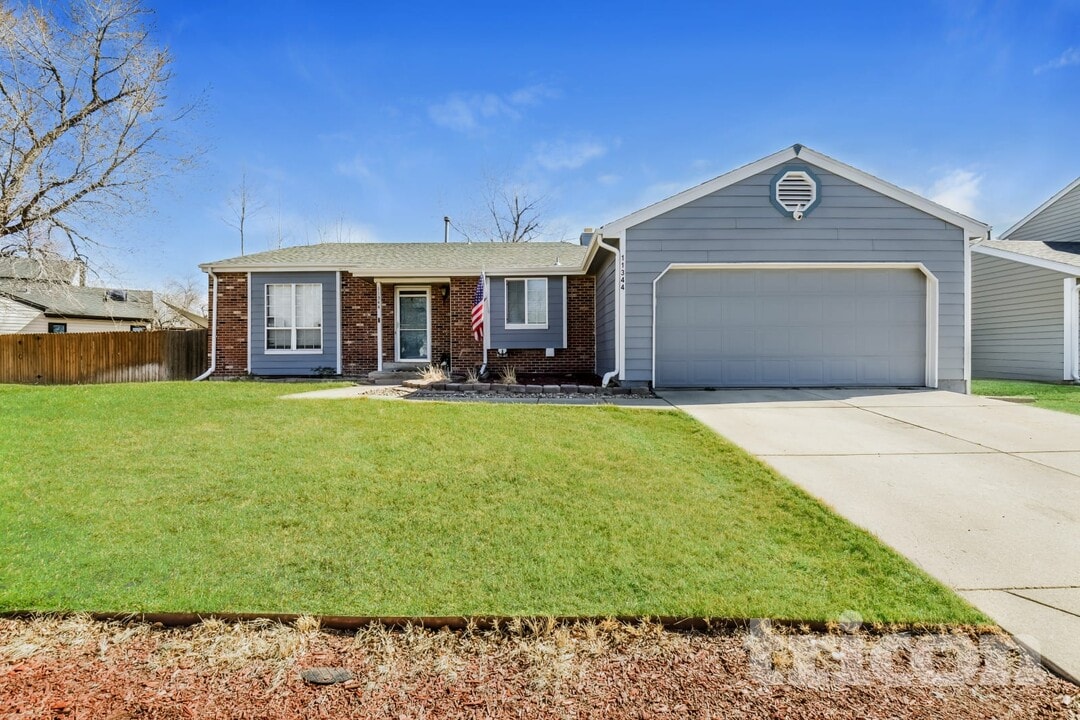 11344 Albion St in Thornton, CO - Foto de edificio