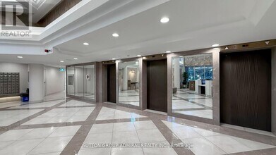 7300 Yonge St in Vaughan, ON - Building Photo - Building Photo