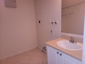 2002 S 10th St in Fort Pierce, FL - Building Photo - Building Photo