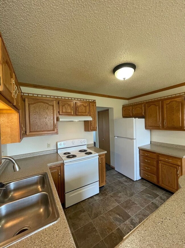 804-806-806 N Irene Ave in Marshfield, WI - Building Photo - Building Photo