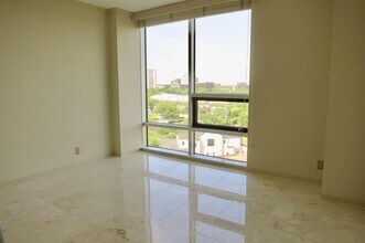5110 San Felipe St in Houston, TX - Building Photo - Building Photo