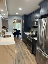 216 Winnsboro Ct in Schaumburg, IL - Building Photo - Building Photo
