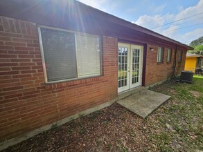 207 Hickory St in New Llano, LA - Building Photo - Building Photo