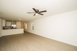 2215 Burnet Rose in Converse, TX - Building Photo - Building Photo