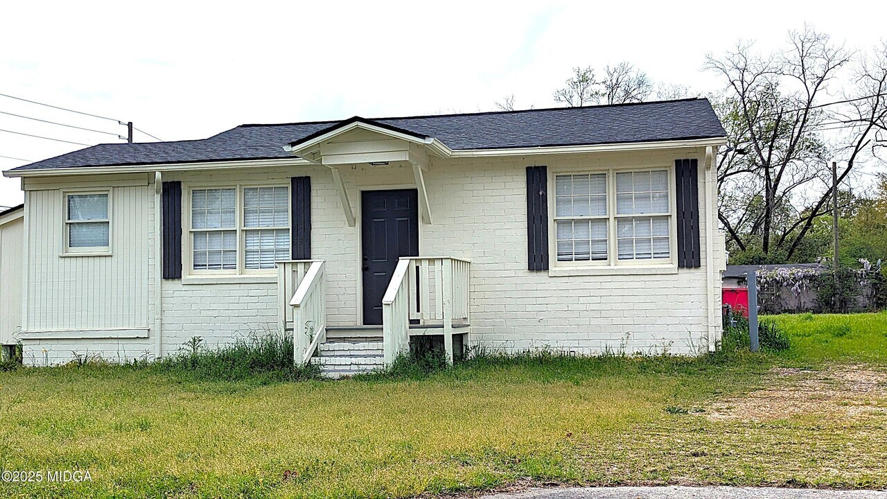 830 Lynhaven Ave in Macon, GA - Building Photo