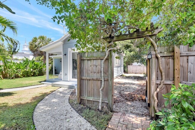 220 S L St in Lake Worth Beach, FL - Building Photo - Building Photo