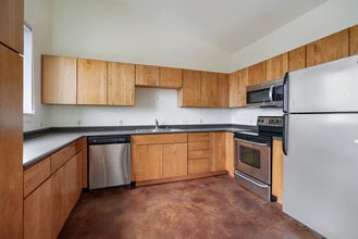 911 Keith Ln, Unit 15 in Austin, TX - Foto de edificio - Building Photo