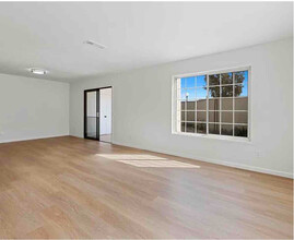 220 Riverview Way in Oceanside, CA - Building Photo - Building Photo