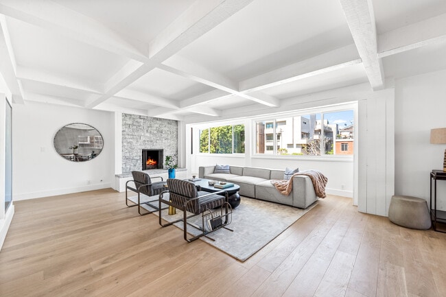 11912 Gorham Ave, Unit 2 in Los Angeles, CA - Foto de edificio - Building Photo