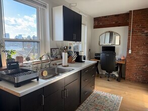 179 Webster St in Boston, MA - Building Photo - Building Photo