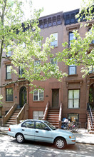 414 1/2 Clinton St in Brooklyn, NY - Building Photo - Building Photo