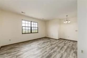 573 Irving Wick Dr E in Heath, OH - Building Photo - Building Photo