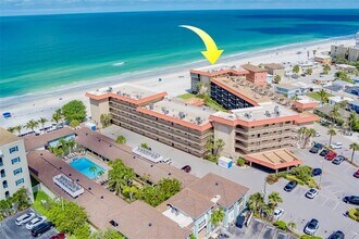 17580 Gulf Blvd in Redington Shores, FL - Building Photo - Building Photo