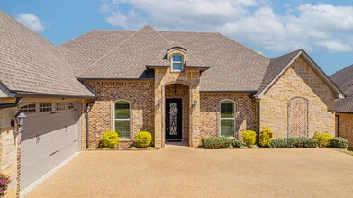 1610 Olympic Drive in Longview, TX - Building Photo - Building Photo