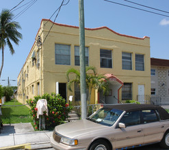 1020 SW 2nd St in Miami, FL - Building Photo - Building Photo