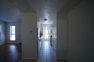 2255b Donna Dr in Norman, OK - Building Photo - Building Photo