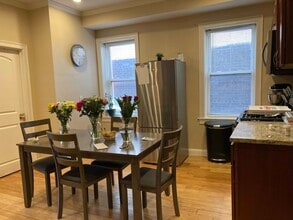 170 Pearl St, Unit apt 2 in Chelsea, MA - Foto de edificio - Building Photo
