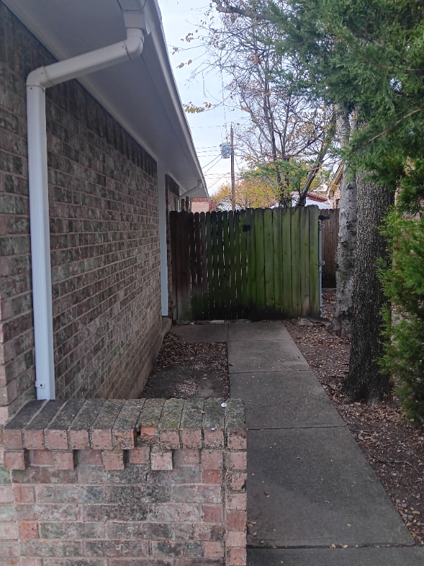 2746 Meadow Gate Ln in Dallas, TX - Building Photo - Building Photo