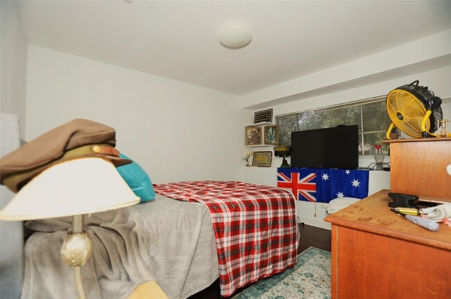 property at 354 S Amherst Dr