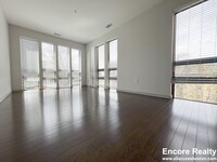 25 Marion St, Unit 404 in Brookline, MA - Foto de edificio - Building Photo