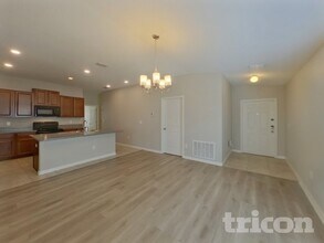 8440 Hunters Fork Loop in Ruskin, FL - Building Photo - Building Photo