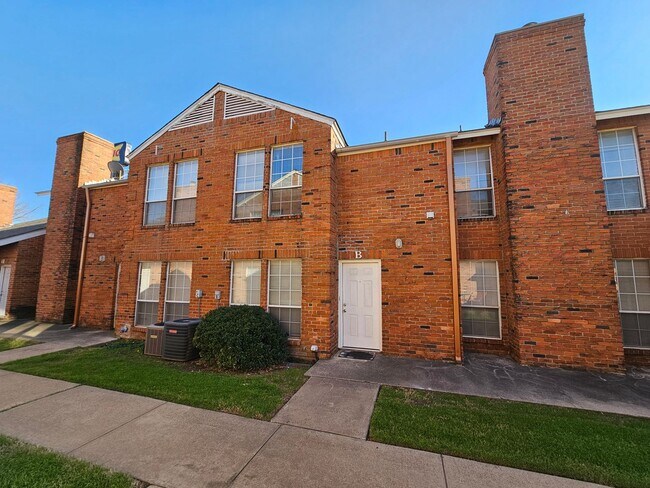 property at 1400 Darr St
