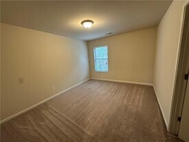 376 Pernell Dr in Hampton, GA - Building Photo