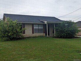 3312 Royal Creek Rd in Montgomery, AL - Building Photo