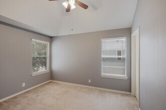 6902 Terra Rye in San Antonio, TX - Building Photo - Building Photo