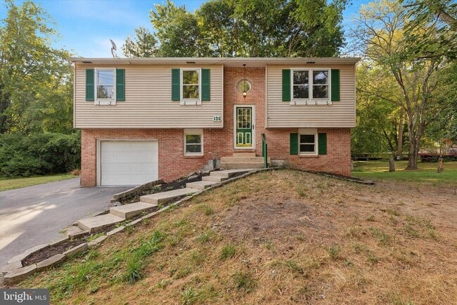 property at 136 S Lloyd Ave