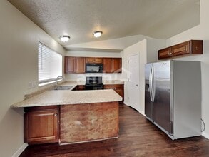 5404 W Sunfalls Ct in Salt Lake City, UT - Building Photo - Building Photo