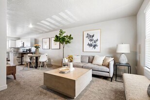 228 Lone Rock Dr in Hurricane, UT - Building Photo