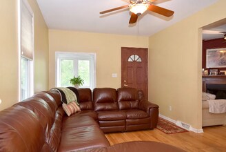 5608 N Ozark Ave in Chicago, IL - Building Photo - Building Photo