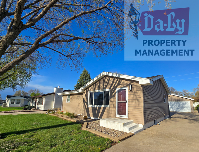 property at 1719 N Taylor Ave