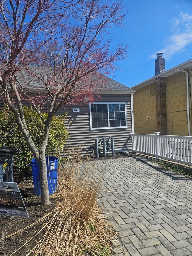 60 Marwood Rd N in Port Washington, NY - Building Photo - Building Photo