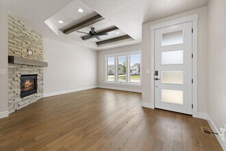 8432 W Meltwater Ln in Eagle, ID - Foto de edificio - Building Photo