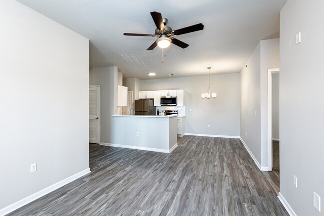 The Fairways Apartment Homes in Lee's Summit, MO - Building Photo - Interior Photo