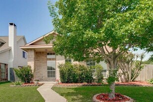 3502 Sara Dr in Rowlett, TX - Building Photo