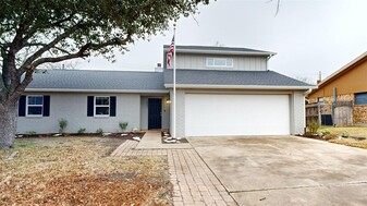 3503 Broad Oak Cir, Unit 061 in Bryan, TX - Building Photo