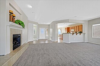 2110 Fort Sanders St in Henderson, NV - Building Photo - Building Photo