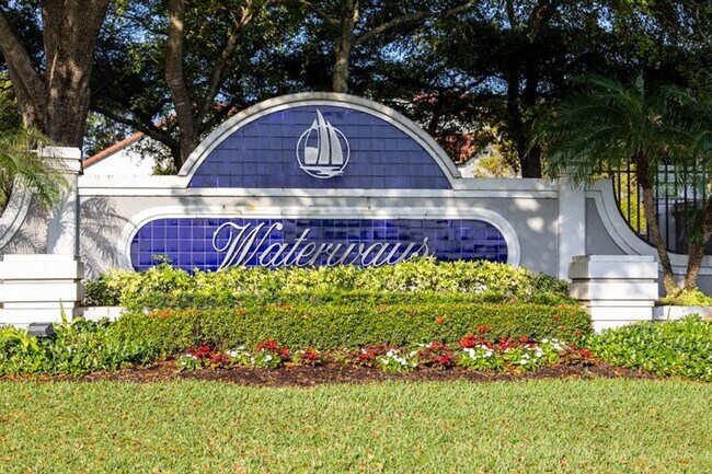 1033 SW 42nd Terrace in Deerfield Beach, FL - Building Photo - Building Photo