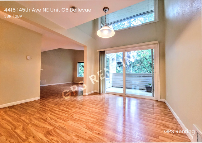 4416 145th Ave NE in Bellevue, WA - Foto de edificio - Building Photo