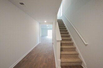 446 Coconut Dr in Bloomingdale, GA - Building Photo - Building Photo