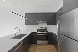 4513 N Clark St, Unit 201 in Chicago, IL - Foto de edificio - Building Photo