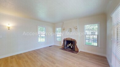 1200 Sycamore St in Turlock, CA - Building Photo - Building Photo