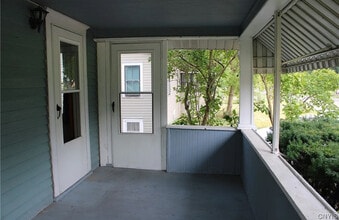 104 Lynhurst Ave in Syracuse, NY - Foto de edificio - Building Photo