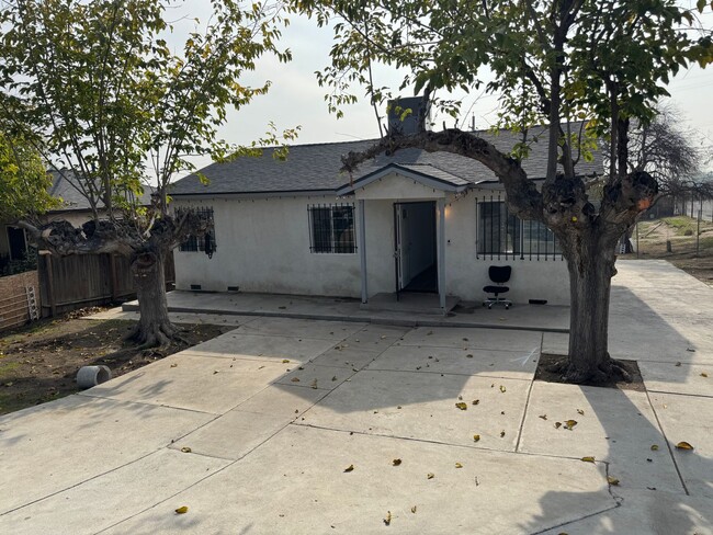 1201 Pearl St in Bakersfield, CA - Building Photo - Building Photo