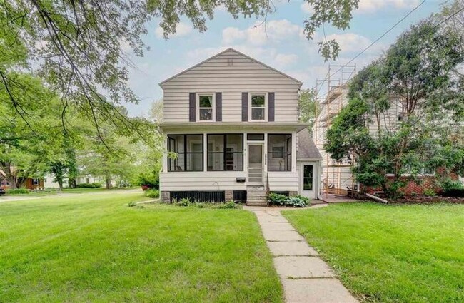 property at 1027 3rd Ave