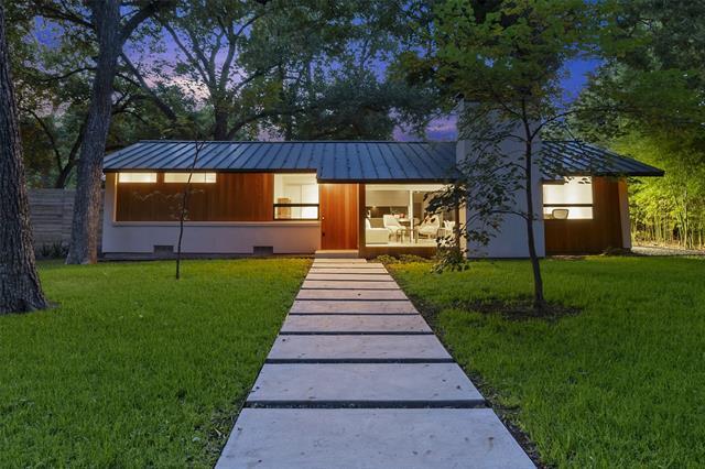 8571 Eustis Ave in Dallas, TX - Foto de edificio